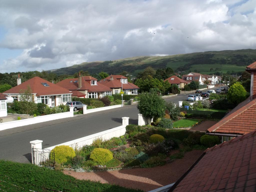 Whin Park Guest House Largs Bagian luar foto
