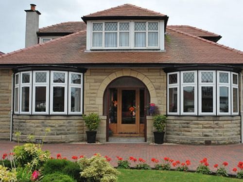 Whin Park Guest House Largs Bagian luar foto